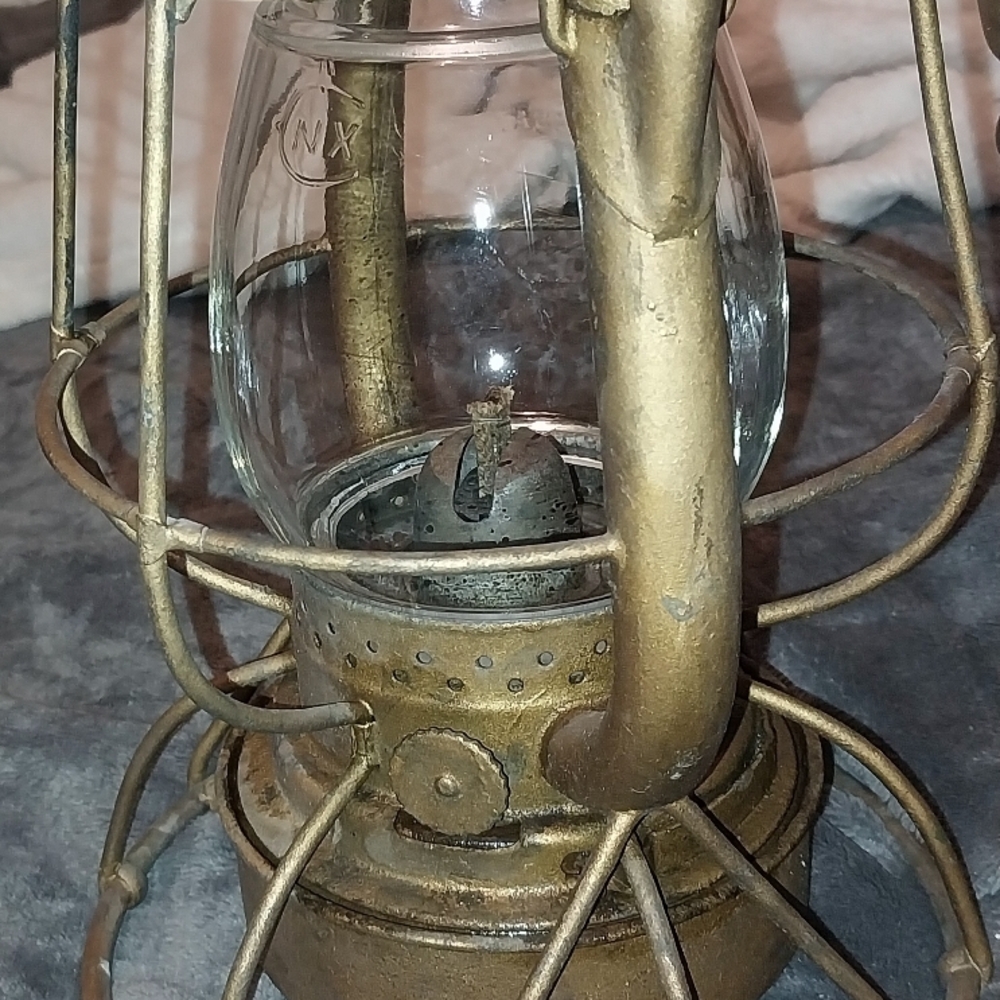 Gold Vintage Lantern Accents